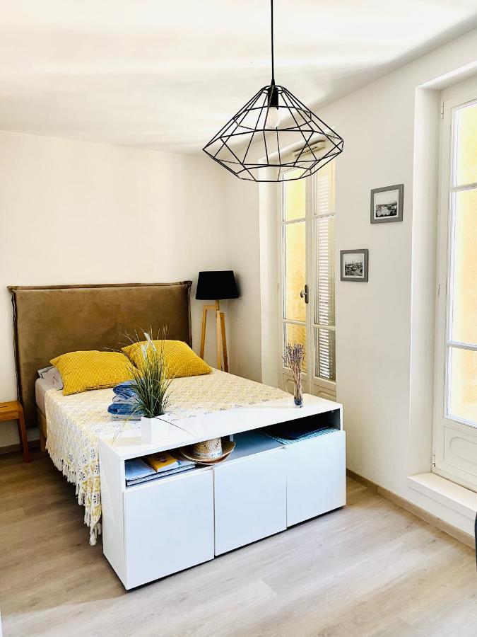 Grand Studio Au Pied Du Panier Apartamento Marsella Exterior foto