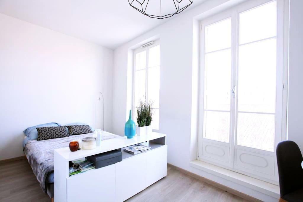Grand Studio Au Pied Du Panier Apartamento Marsella Exterior foto